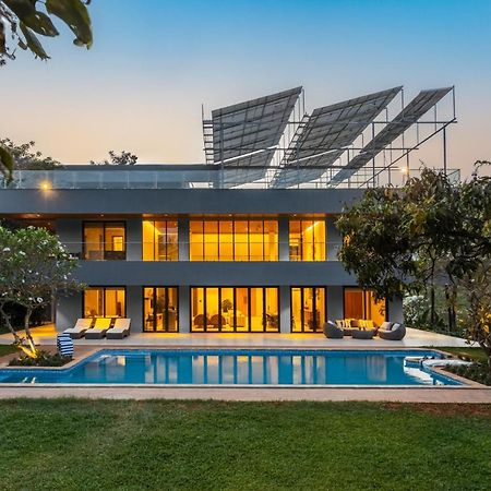 Reflection House By Stayvista With Pool, Terrace Bar, Indoor Games & Exquisite Interiors In A Nutshell آليباغ المظهر الخارجي الصورة