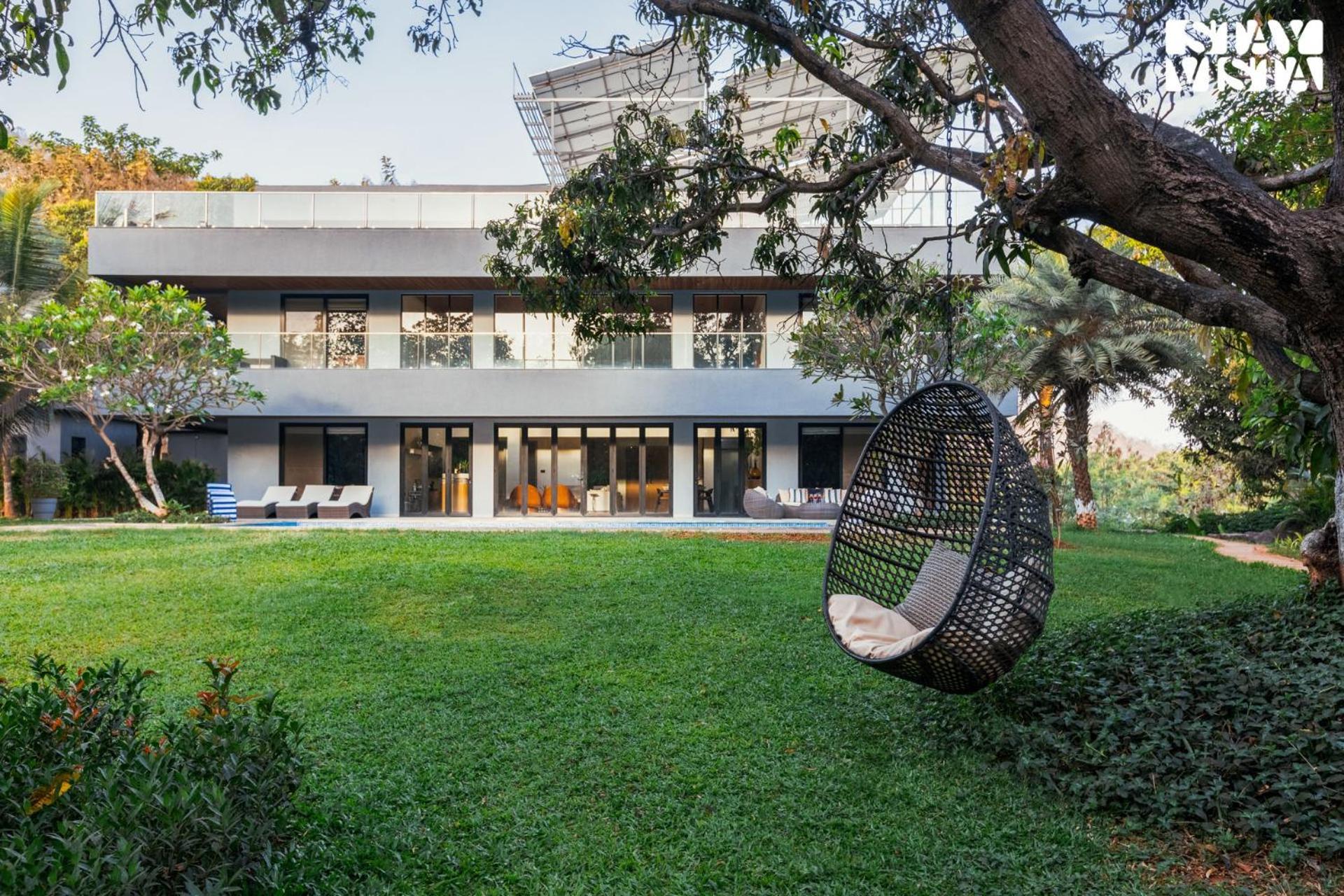Reflection House By Stayvista With Pool, Terrace Bar, Indoor Games & Exquisite Interiors In A Nutshell آليباغ المظهر الخارجي الصورة